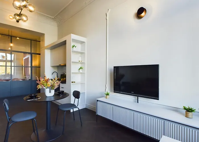 Wyjatkowy Apartament Z Widokiem Na Palac Kultury By Rent Like Home